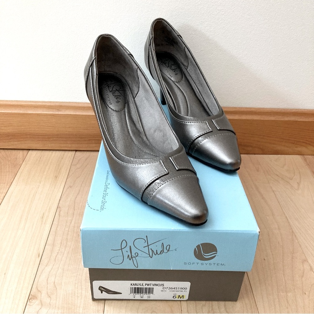 Life Stride Soft System 2.5” Heeled Pumps, Size 6M, Color- Silvery Gray